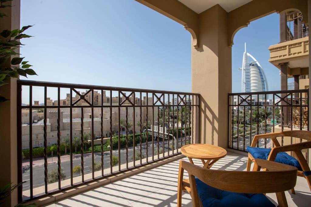 Veluxa - Luxury And Bright 1 Bedroom Apartment, Burj View! Dubai Eksteriør bilde
