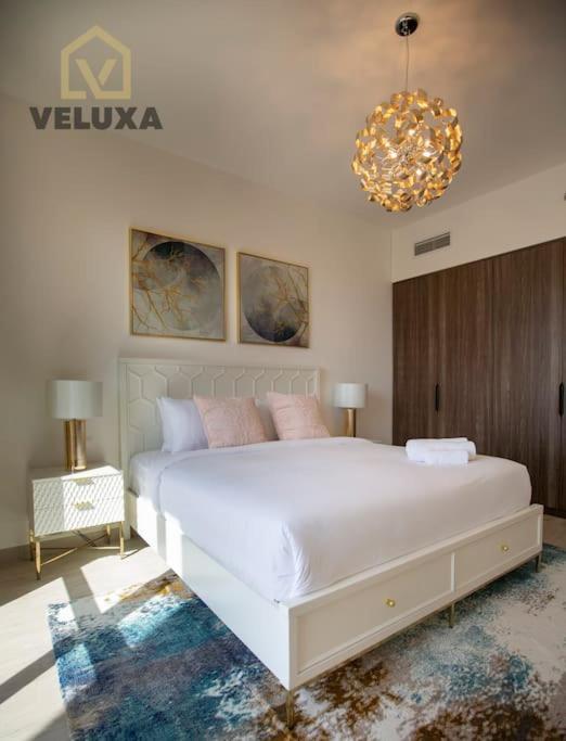 Veluxa - Luxury And Bright 1 Bedroom Apartment, Burj View! Dubai Eksteriør bilde