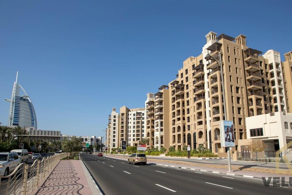 Veluxa - Luxury And Bright 1 Bedroom Apartment, Burj View! Dubai Eksteriør bilde