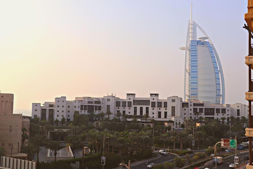 Veluxa - Luxury And Bright 1 Bedroom Apartment, Burj View! Dubai Eksteriør bilde