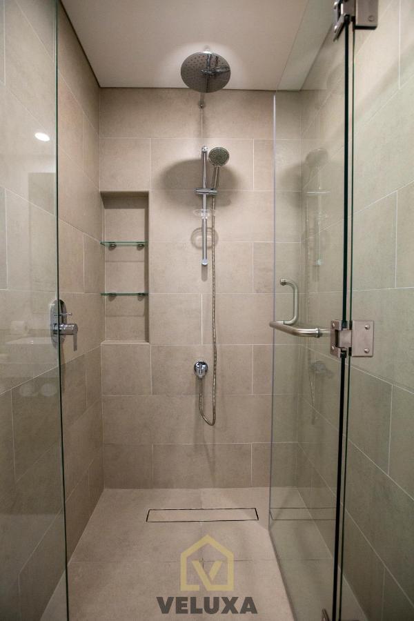 Veluxa - Luxury And Bright 1 Bedroom Apartment, Burj View! Dubai Eksteriør bilde